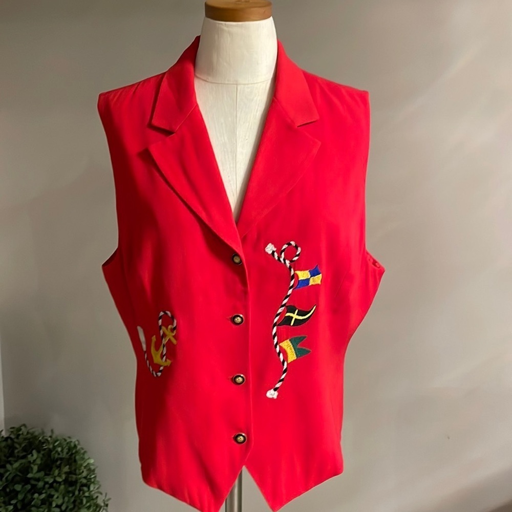 SUSAN BRISTOL VINTAGE Red nautical woman’s Vest anchor and flags embroidered 16